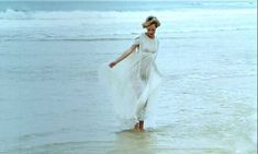 Голая Габриель Лазюр в фильме «Прекрасная пленница» фото #21