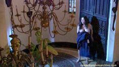 Габриэлла Холл показала голые сиськи в фильме «Жаклин Хайд» фото #10