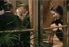 Голая Габриэлла Холл в сериале «Эротические признания» фото #22