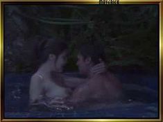 Голая Габриэлла Холл в фильме «Бесконечное лето 2» фото #4