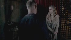 Голая Гайя Уайсс в сериале «Викинги» фото #1