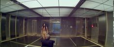 Голая Гана Баярсайкан в фильме «Из машины» фото #2