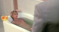 Голая Голди Хоун в фильме «Дикие кошки» фото #2