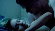 Голая Грета Гервиг в фильме «Ночи и выходные» фото #11