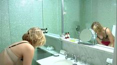 Голая Грета Гервиг в фильме «Ночи и выходные» фото #17