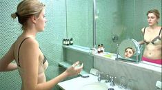 Голая Грета Гервиг в фильме «Ночи и выходные» фото #20