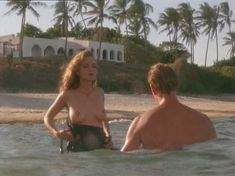 Голая Грета Скакки в фильме «Белое зло» фото #13