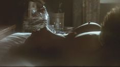 Голая грудь Греты Скакки в фильме «Вдребезги» фото #4