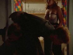 Голая Грета Скакки в фильме «Парень из фирмы «Кока-Кола»» фото #4