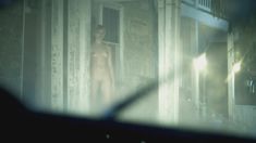 Голая Гретхен Лодж в фильме «Крошка Молли» фото #9