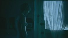 Голая Гретхен Лодж в фильме «Крошка Молли» фото #14