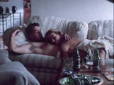 Гриффин Дрю засветила грудь в фильме «Подделка» фото #1