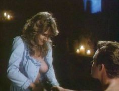 Голая Гэйл Харрис в фильме «Возвращение Сатаны» фото #4