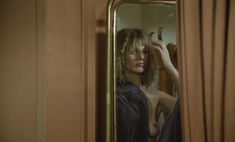 Голая Далила Ди Лаззаро в фильме «Троих нужно убрать» фото #4