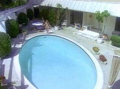 Полностью голая Дана Плато в фильме «Другие черты» фото #1