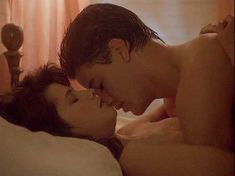 Голая попка Дафны Зуниги в фильме «Все вместе» фото #3