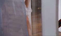 Голая Дебора Каприольо в фильме «Улыбка лисицы» фото #2