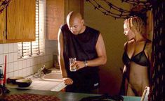 Голая Дебра Уилсон в фильме «До мозга костей» фото #5