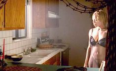 Голая Дебра Уилсон в фильме «До мозга костей» фото #8