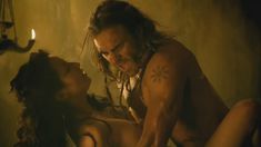 Голая Делани Таброн в сериале «Спартак. Кровь и песок» фото #2