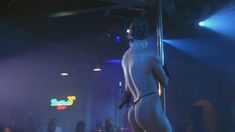 Голая Деми Мур в фильме «Стриптиз» фото #9