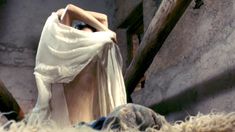 Голая Денис Дафф в фильме «Подвиды 2. Кровавый камень» фото #2