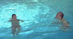 Голые сиськи Джейн Адамс в фильме «Юбилей» фото #4