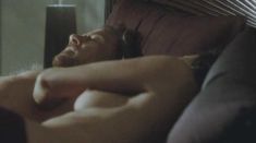 Джейн Марч засветила грудь в фильме «Торговец камнями» фото #4
