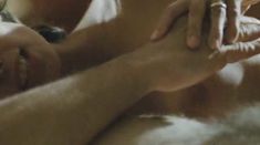 Джейн Марч засветила грудь в фильме «Торговец камнями» фото #6