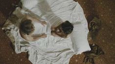 Джейн Марч засветила грудь в фильме «Торговец камнями» фото #8