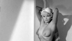 Голая Джейн Мэнсфилд в фильме «Обещания! Обещания!» фото #16