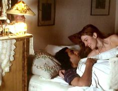 Полностью голая Джемма Редгрейв в сериале «Будда из пригорода» фото #6