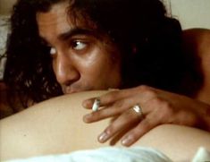 Полностью голая Джемма Редгрейв в сериале «Будда из пригорода» фото #12