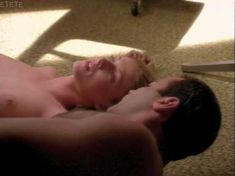 Джения Лэно засветила грудь в фильме «Кровавые деньги» фото #8