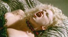 Голая Дженна Джеймсон в фильме «Лузер» фото #7