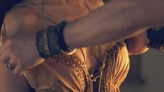 Красивая голая грудь Дженна Линд в фильме «Спартак: Война проклятых» фото #6