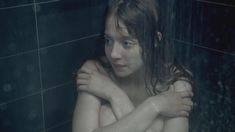 Голая Дженна Тиам в сериале «Возвращённые» фото #13