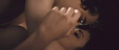 Голая грудь Дженни Жак в фильме «Дети-самоубийцы» фото #2