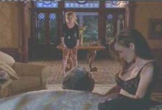 Шикарные голые сиськи Дженни Миллар в фильме «Пробуждение Габриэллы» фото #1