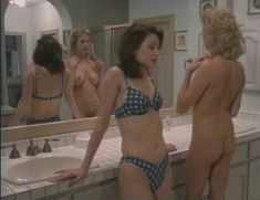 Страстная Дженнифер Бер снялась голой в фильме «Озорная» фото #5