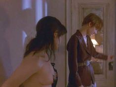 Голая Дженнифер Джейсон Ли в фильме «Одинокая белая женщина» фото #2