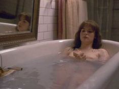 Голая Дженнифер Джейсон Ли в фильме «Одинокая белая женщина» фото #6