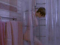 Голая Дженнифер Джейсон Ли в фильме «Одинокая белая женщина» фото #14