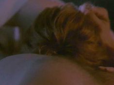 Голая Дженнифер Джейсон Ли в фильме «Одинокая белая женщина» фото #18