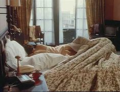 Голая Дженнифер Рубин в фильме «Святые и грешники» фото #1