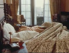 Голая Дженнифер Рубин в фильме «Святые и грешники» фото #2