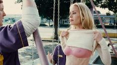 Дженнифер Швалбах Смит засветила соски в фильме «Клерки 2» фото #4