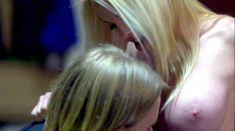 Голая Джесси Джейн в фильме «Братская вечеринка» фото #3