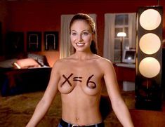 Голая грудь Джесси Капелли в фильме «Король вечеринок» фото #4