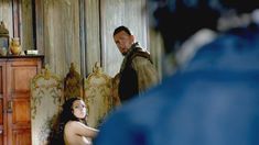 Голая Джессика Паркер Кеннеди в сериале «Черные паруса» фото #31